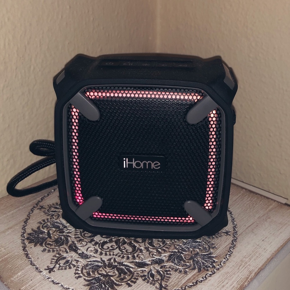 iHome Speaker Color Changing